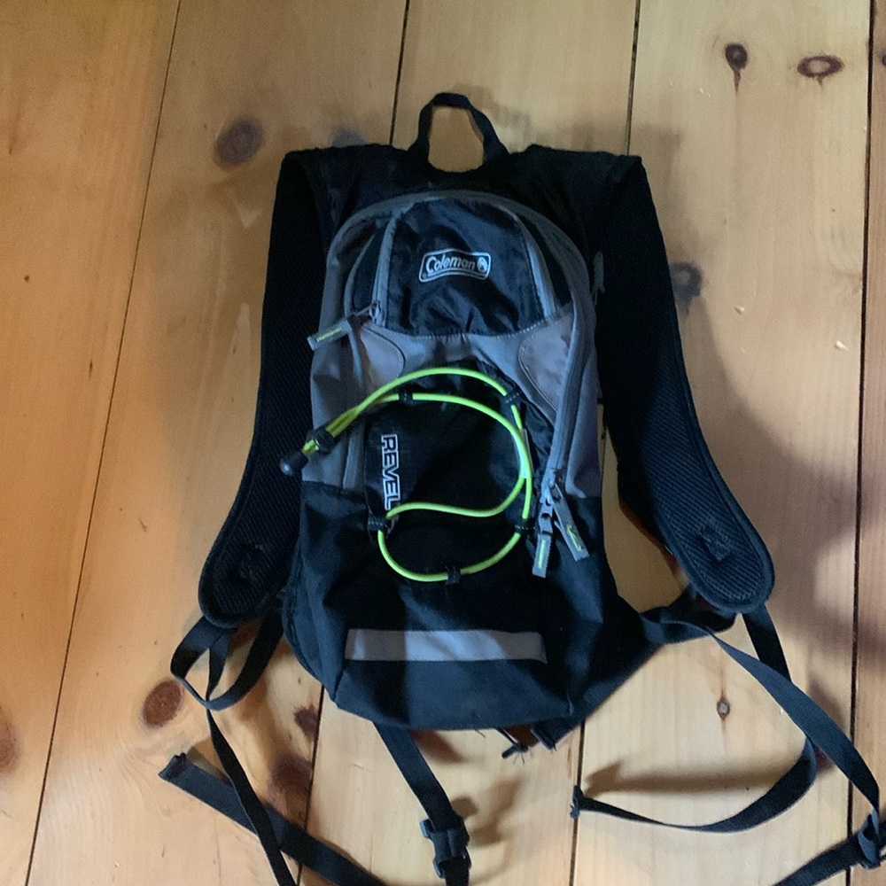 Coleman Revel 8L hydro pack